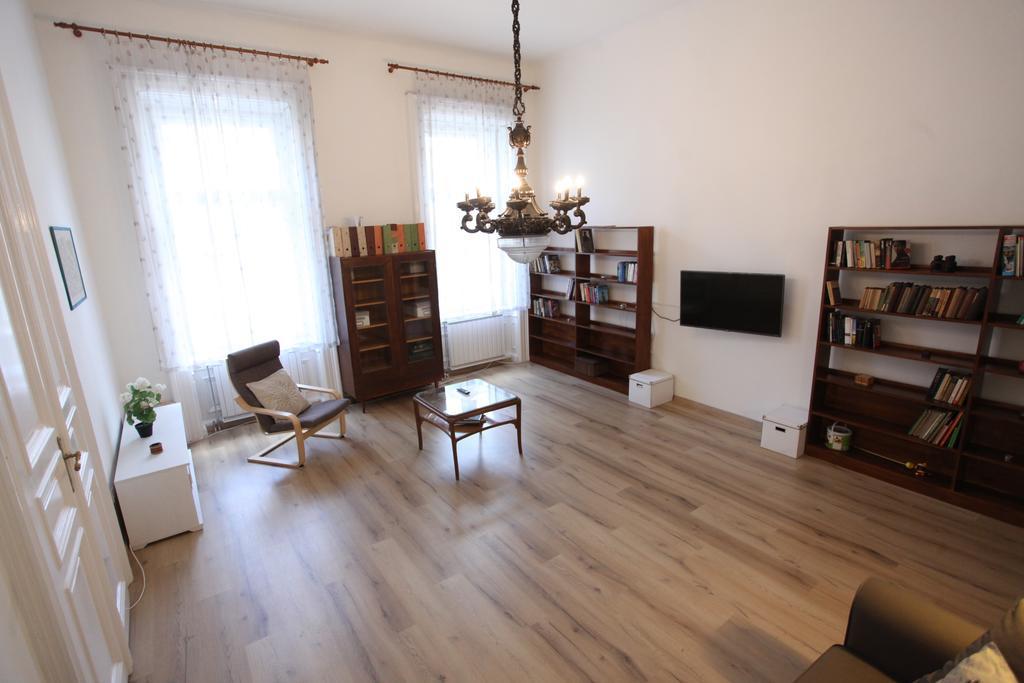 Sissy Apartment Boedapest Buitenkant foto